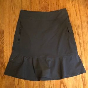 Royal Robbins knee length skirt